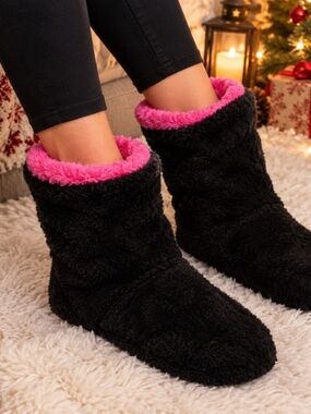 Women’s Cozy Fuzzy Slipper Booties